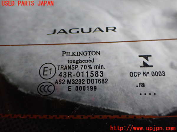 2UPJ-32291560]ジャガー・XE(JA2NA)リアガラス 中古(43R-011583 M3232)_m0002.jpg