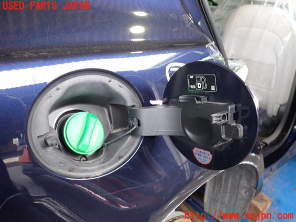2UPJ-32291690]ジャガー・XE(JA2NA)フューエルリッド 中古_m0003.jpg