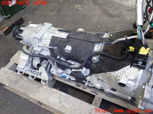 2UPJ-32293010]ジャガー・XE(JA2NA)ミッション AT 204DT 4WD 中古_m0002.jpg