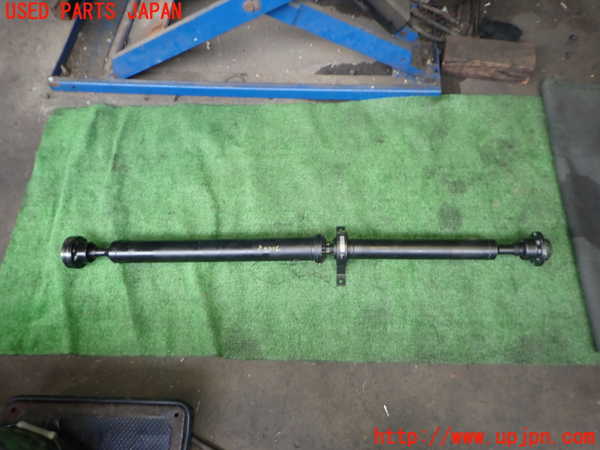 2UPJ-32293410]ジャガー・XE(JA2NA)リアプロペラシャフト 中古_m0001.jpg