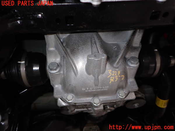 2UPJ-32294355]ジャガー・XE(JA2NA)リアデフ 中古_m0001.jpg