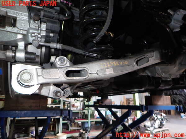 2UPJ-32295226]ジャガー・XE(JA2NA)左リアロアアーム1 中古_m0001.jpg