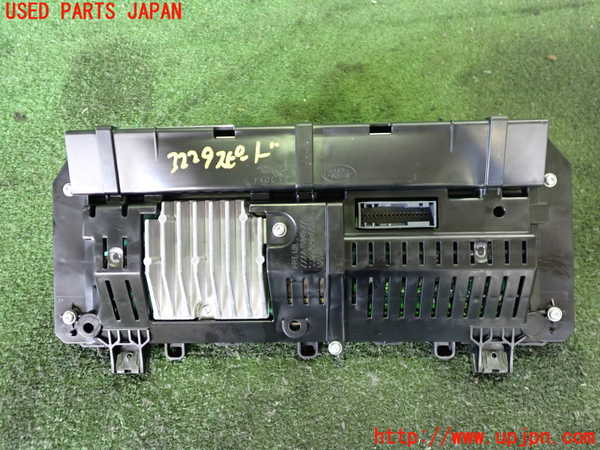 2UPJ-32296170]ジャガー・XE(JA2NA)スピードメーター 中古_m0002.jpg