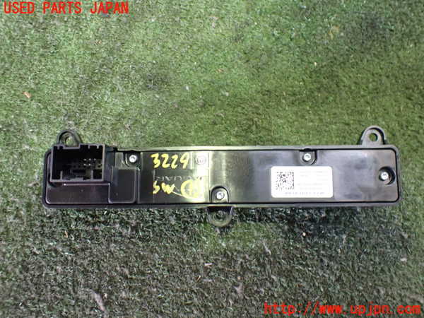 2UPJ-32296306]ジャガー・XE(JA2NA)スイッチ1 中古_m0002.jpg