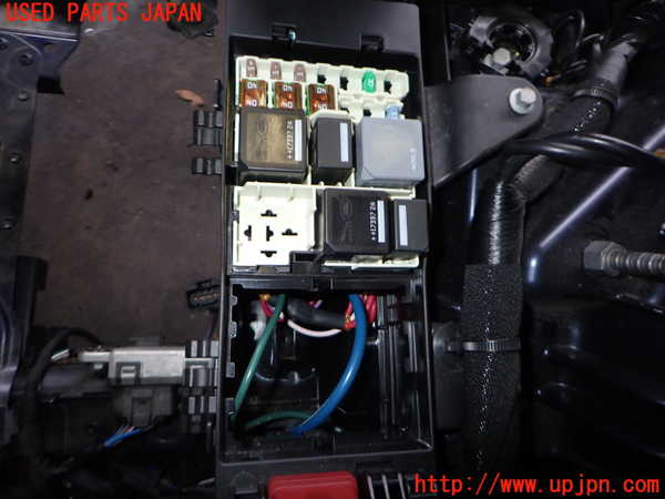 2UPJ-32296743]ジャガー・XE(JA2NA)ヒューズボックス3 中古_m0003.jpg