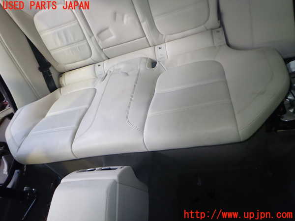 2UPJ-32297385]ジャガー・XE(JA2NA)リアシート 中古_m0002.jpg