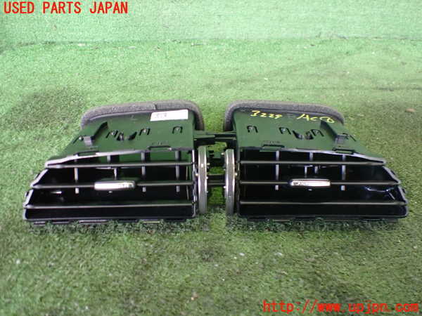 2UPJ-32297526]ジャガー・XE(JA2NA)エアコン吹き出し口1 (真中) 中古_m0001.jpg