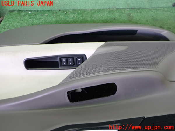 2UPJ-32291234]ジャガー・XE(JA2NA)右前ドア内張り 中古_m0002.jpg