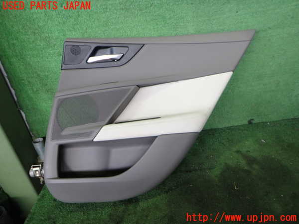 2UPJ-32291294]ジャガー・XE(JA2NA)右後ドア内張り 中古_m0001.jpg
