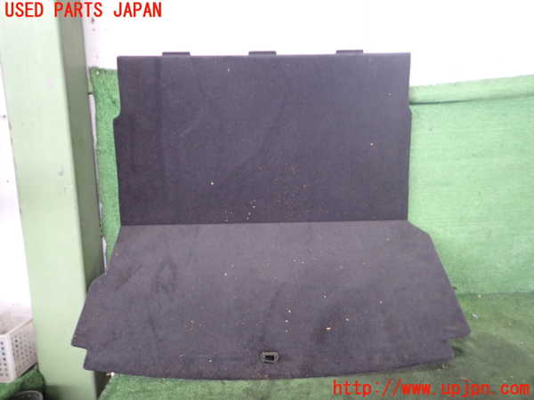 2UPJ-32297771]ジャガー・XE(JA2NA)ラゲッジトレイ1 中古_m0001.jpg