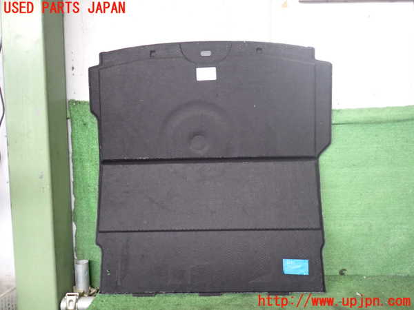 2UPJ-32297771]ジャガー・XE(JA2NA)ラゲッジトレイ1 中古_m0002.jpg