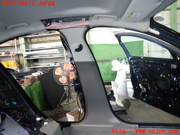 2UPJ-32297670]ジャガー・XE(JA2NA)左センターピラートリム 中古_m0001.jpg