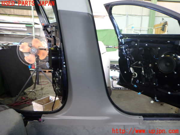 2UPJ-32297670]ジャガー・XE(JA2NA)左センターピラートリム 中古_m0003.jpg