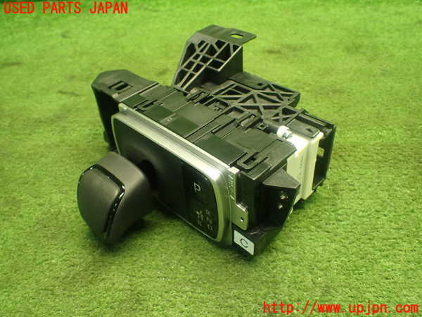 1UPJ-32307555]アクア(AQUA)(MXPK11)ATシフトレバー 中古_m0002.jpg