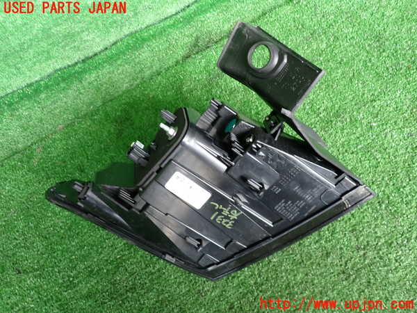 2UPJ-32311530]DSオートモビルズ ・DS 4(D41YH01)右テールランプ 中古_m0003.jpg