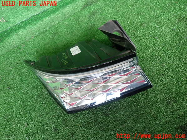 2UPJ-32311536]DSオートモビルズ ・DS 4(D41YH01)左テールランプ 中古_m0001.jpg