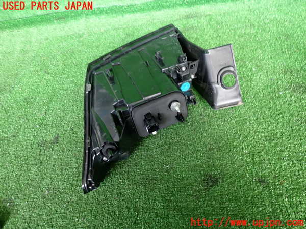 2UPJ-32311536]DSオートモビルズ ・DS 4(D41YH01)左テールランプ 中古_m0002.jpg