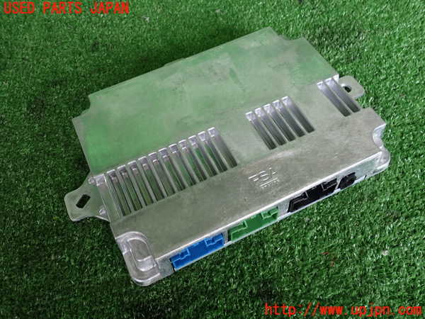 2UPJ-32316525]DSオートモビルズ ・DS 4(D41YH01)アンプ 中古_m0002.jpg