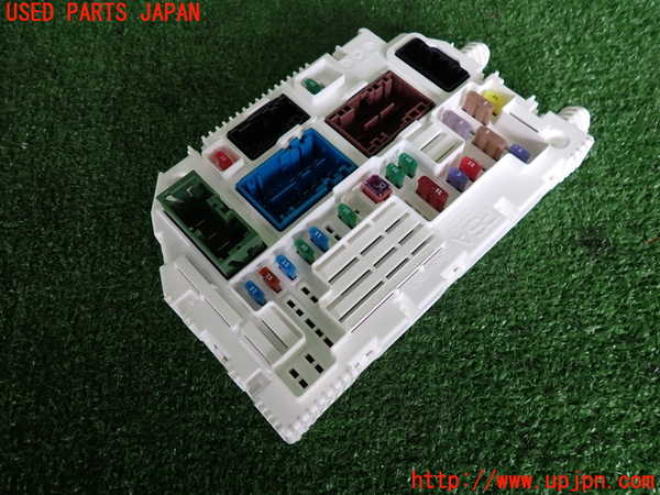 2UPJ-32316742]DSオートモビルズ ・DS 4(D41YH01)ヒューズボックス2 中古_m0001.jpg