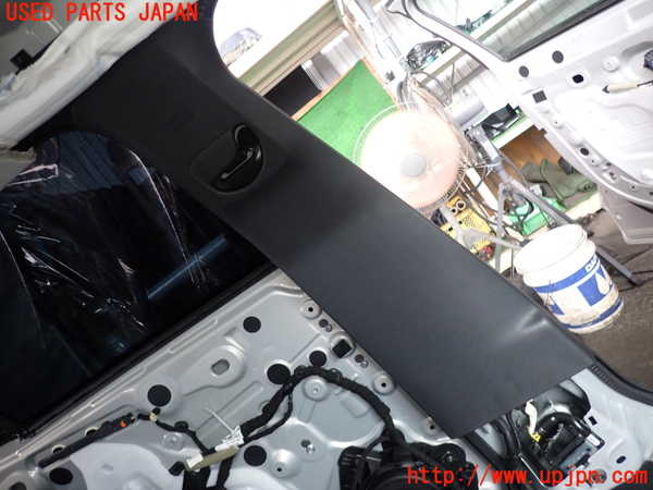 2UPJ-32317670]DSオートモビルズ ・DS 4(D41YH01)左センターピラートリム 中古_m0001.jpg