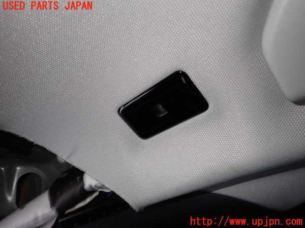 2UPJ-32316413]DSオートモビルズ ・DS 4(D41YH01)ルームランプ3 (2列目左) 中古_m0001.jpg