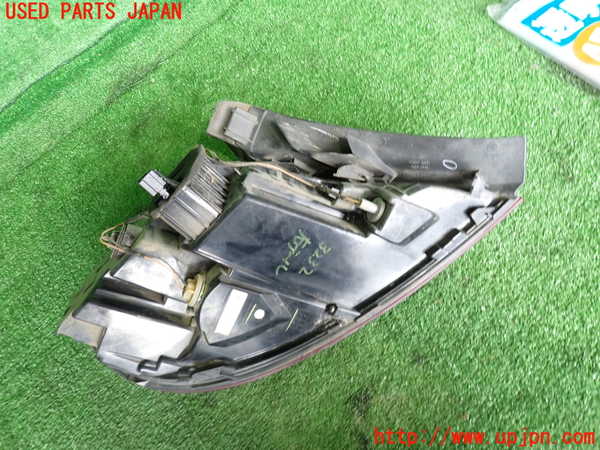 2UPJ-32321530]VW ザ･ビートル(16CPL)右テールランプ 中古_m0002.jpg