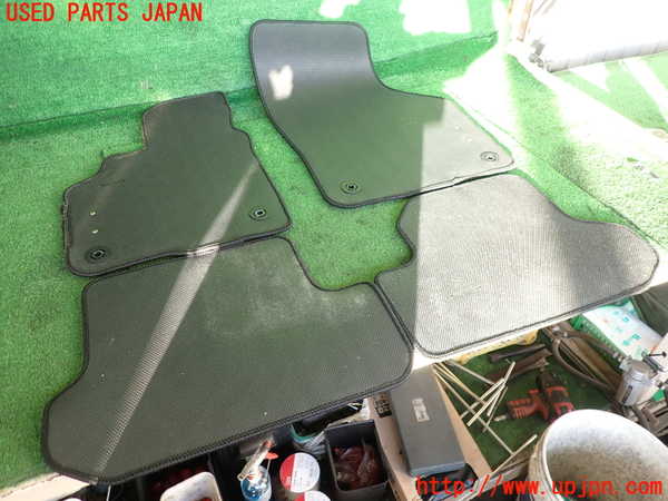 2UPJ-32327800]VW ザ･ビートル(16CPL)フロアマット 中古_m0004.jpg