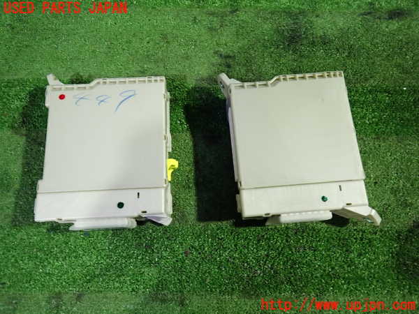 1UPJ-32336741]アルファードハイブリッド(ATH20W)ヒューズボックス1 中古_m0002.jpg