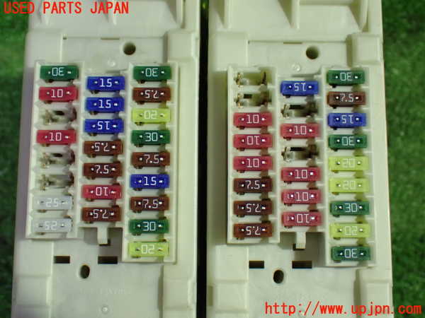 1UPJ-32336741]アルファードハイブリッド(ATH20W)ヒューズボックス1 中古_m0003.jpg