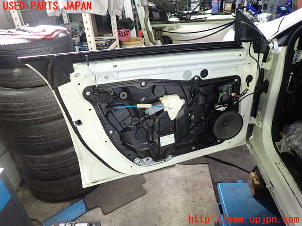 1UPJ-32341260]ベンツ CLA250 4MATIC(117346 C117)左前ドア M62 中古_m0002.jpg