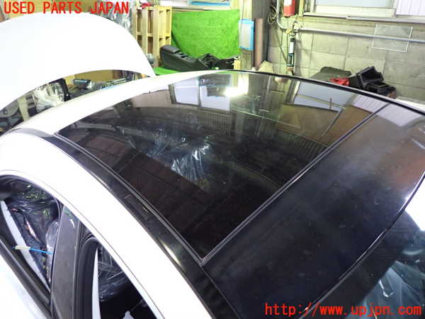 1UPJ-32341470]ベンツ CLA250 4MATIC(117346 C117)1列目サンルーフガラス M12385 中古_m0001.jpg