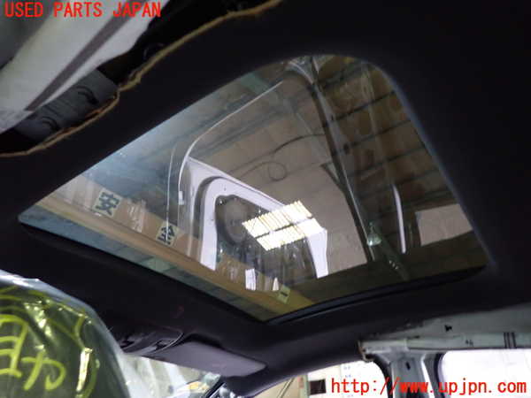 1UPJ-32341470]ベンツ CLA250 4MATIC(117346 C117)1列目サンルーフガラス M12385 中古_m0003.jpg