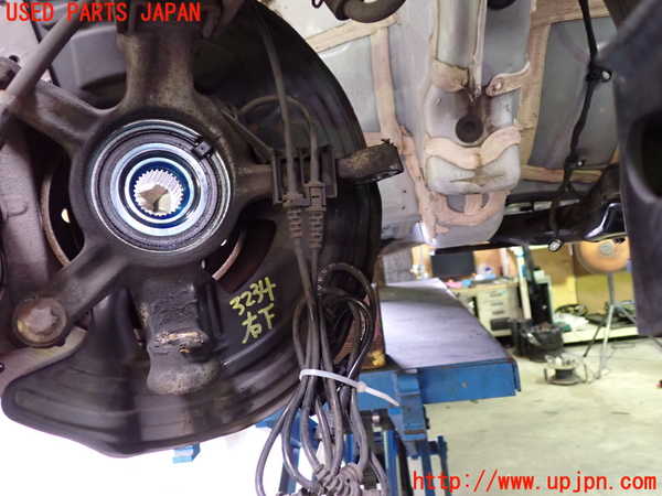 1UPJ-32344290]ベンツ CLA250 4MATIC(117346 C117)右フロントナックルハブ 中古_m0001.jpg