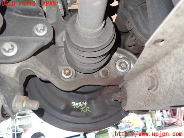 1UPJ-32344300]ベンツ CLA250 4MATIC(117346 C117)右リアナックルハブ 中古_m0001.jpg