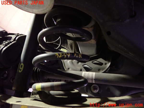 1UPJ-32345105]ベンツ CLA250 4MATIC(117346 C117)左リアスプリング 中古_m0001.jpg