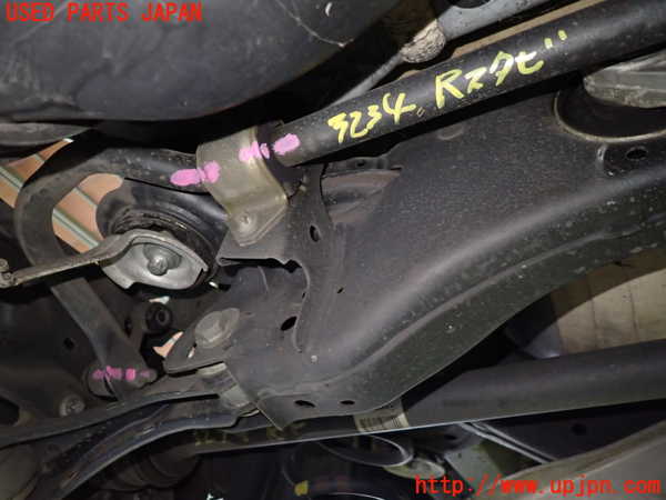 1UPJ-32345445]ベンツ CLA250 4MATIC(117346 C117)リアスタビライザー 中古_m0001.jpg