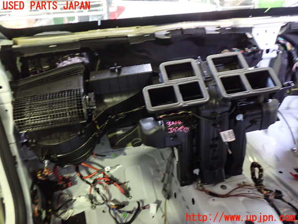 1UPJ-32346081]ベンツ CLA250 4MATIC(117346 C117)エバポレーター1 中古_m0001.jpg