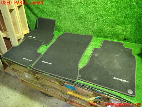 1UPJ-32347800]ベンツ CLA250 4MATIC(117346 C117)フロアマット 中古_m0001.jpg