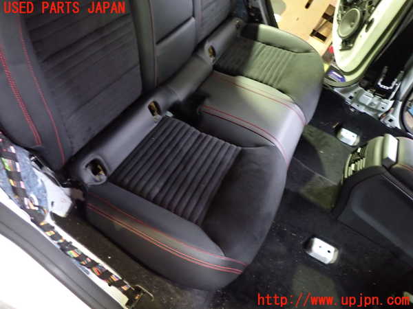 1UPJ-32347385]ベンツ CLA250 4MATIC(117346 C117)リアシート 中古_m0002.jpg