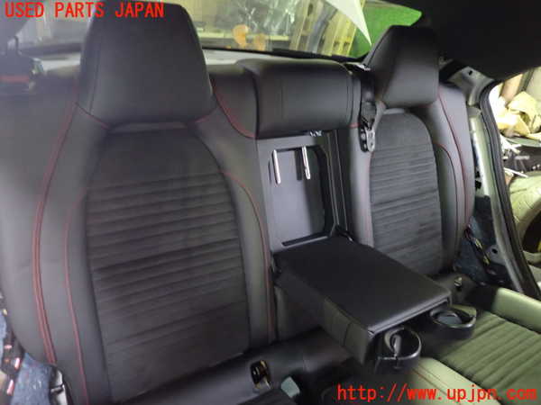 1UPJ-32347385]ベンツ CLA250 4MATIC(117346 C117)リアシート 中古_m0003.jpg