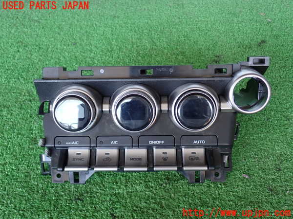 2UPJ-32356066]GR86(BRZ)(ZN8)エアコンスイッチ1 中古_m0001.jpg