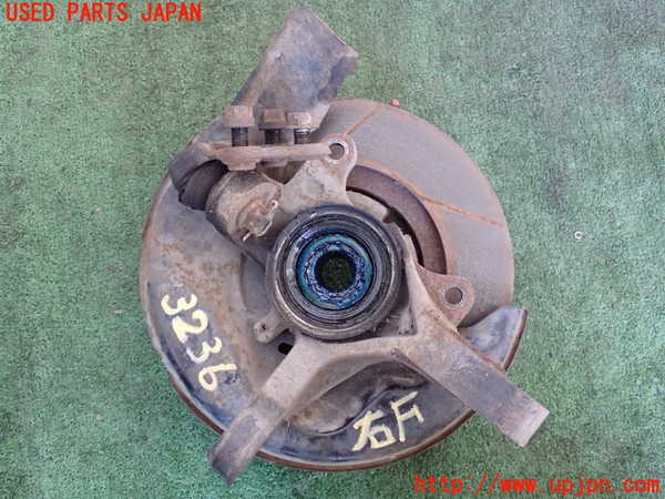2UPJ-32364290]カローラ レビン(AE92)右フロントナックルハブ 中古_m0002.jpg