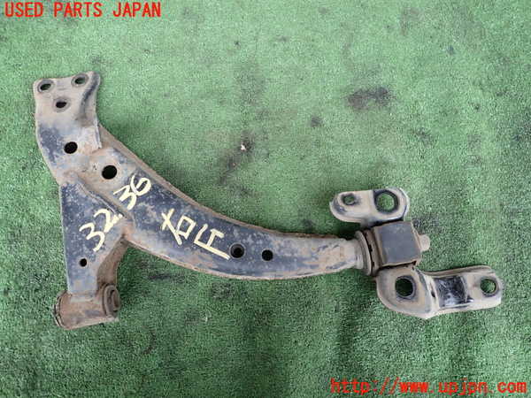 2UPJ-32365176]カローラ レビン(AE92)右フロントロアアーム1 中古_m0001.jpg