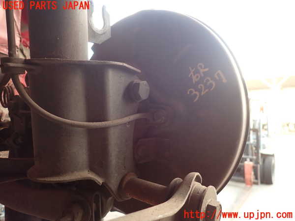 2UPJ-32374300]アルファロメオ・156 GTA(932AXB)右リアナックルハブ 中古_m0002.jpg