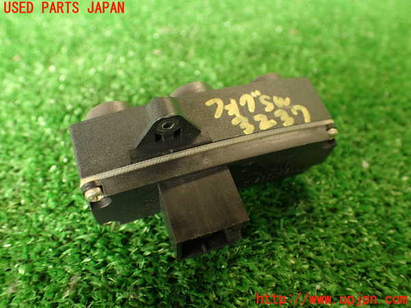 2UPJ-32376295]アルファロメオ・156 GTA(932AXB)フォグスイッチ 中古_m0003.jpg