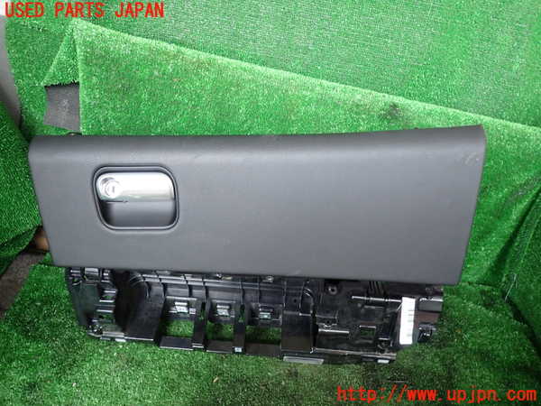 5UPJ-32387516]ポルシェ・パナメーラ S E-ハイブリッド(970CGEA)グローブボックス1 中古_m0001.jpg