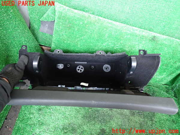 5UPJ-32387516]ポルシェ・パナメーラ S E-ハイブリッド(970CGEA)グローブボックス1 中古_m0002.jpg