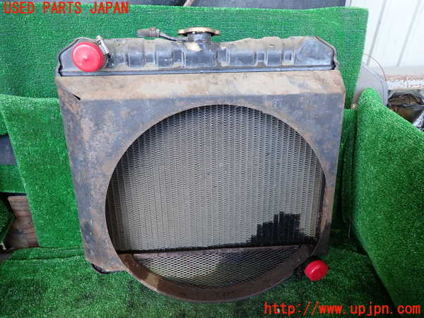 1UPJ-32392321]三菱ジープ(J59)ラジエーター1 中古_m0002.jpg