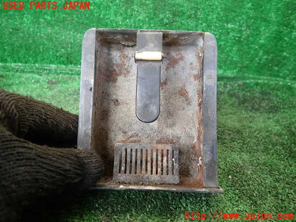 1UPJ-32397821]三菱ジープ(J59)灰皿1 中古_m0002.jpg