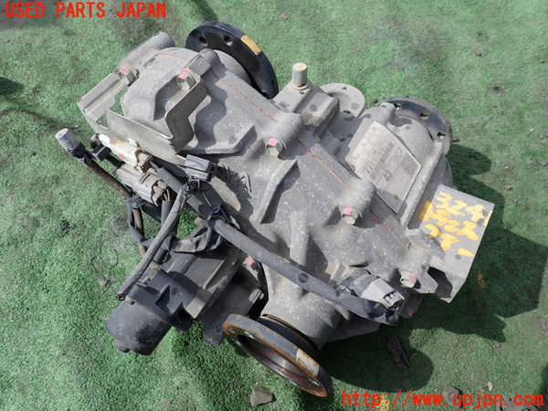 1UPJ-32403300]ジムニー シエラ(JB43W)トランスファー 中古_m0002.jpg